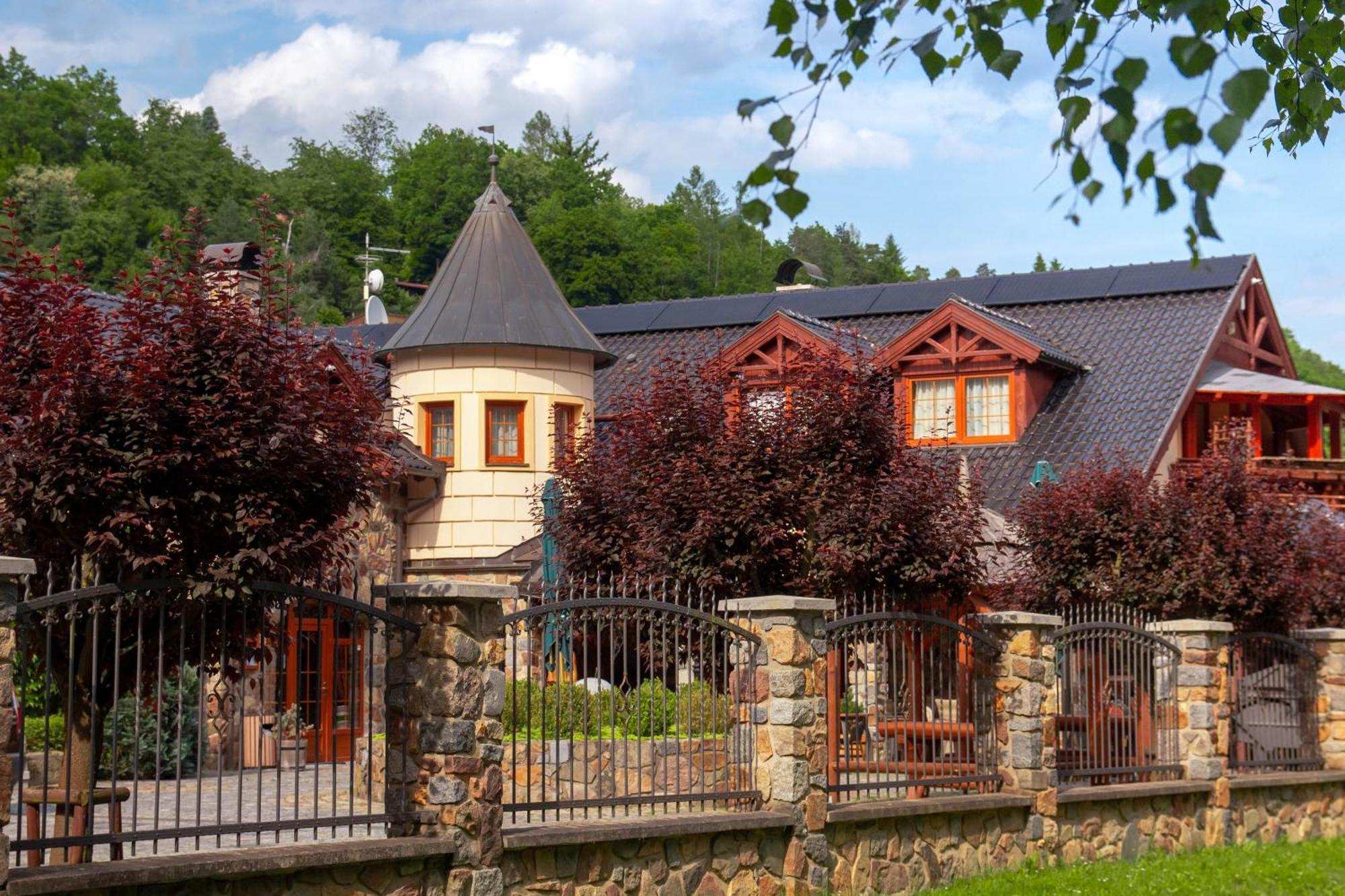 Zámeček Kaliště Hotel 3*